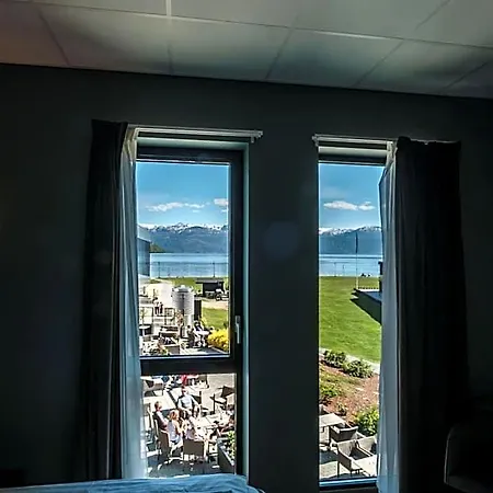 Hardangerfjord 4*